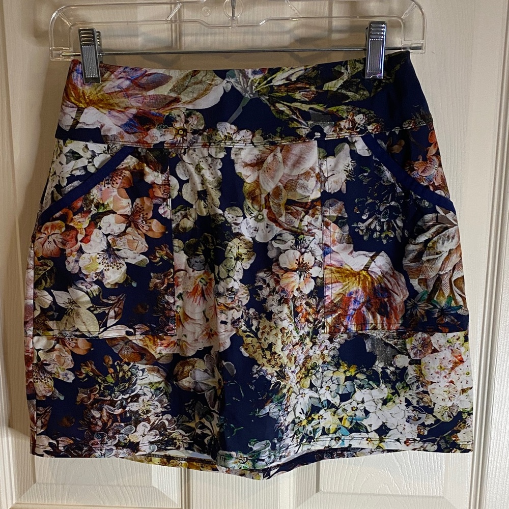 Foray Golf skort women small blue, green, beige, colorful, mini skirt.